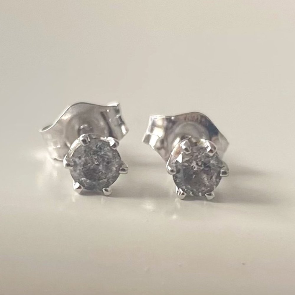 AM Thorne 6 Prong Grey Diamond Studs- White Gold